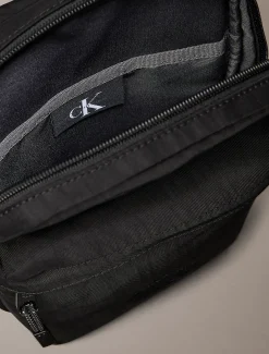 Signature nylon schoudertas met logo