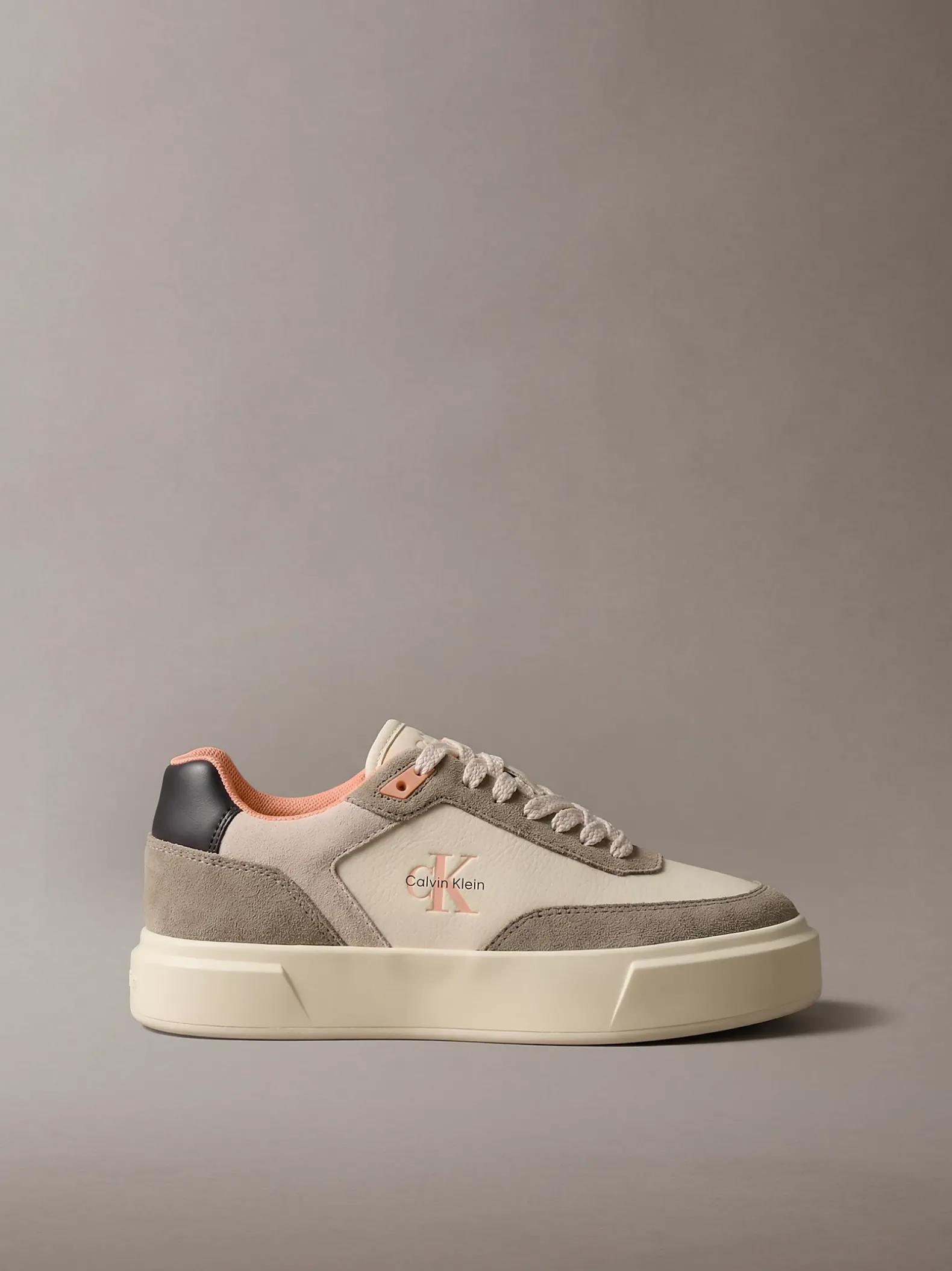 Signature sneakers van leer en suède