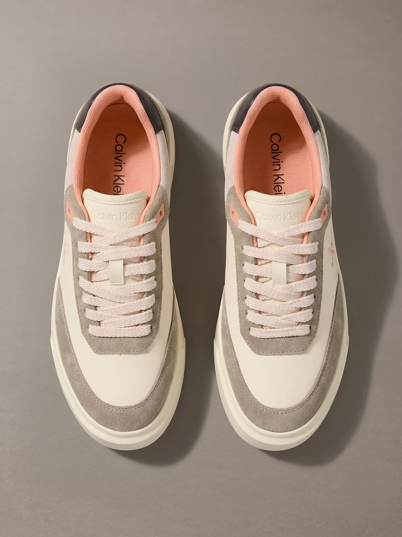 Signature sneakers van leer en suède