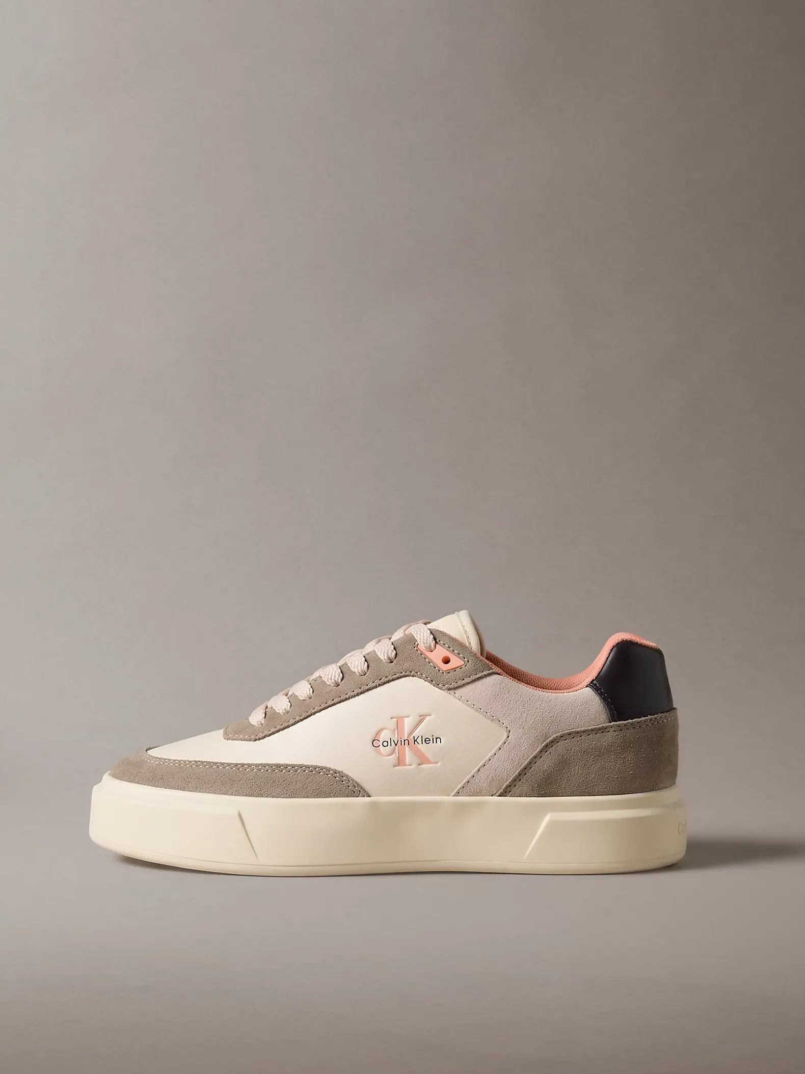 Signature sneakers van leer en suède