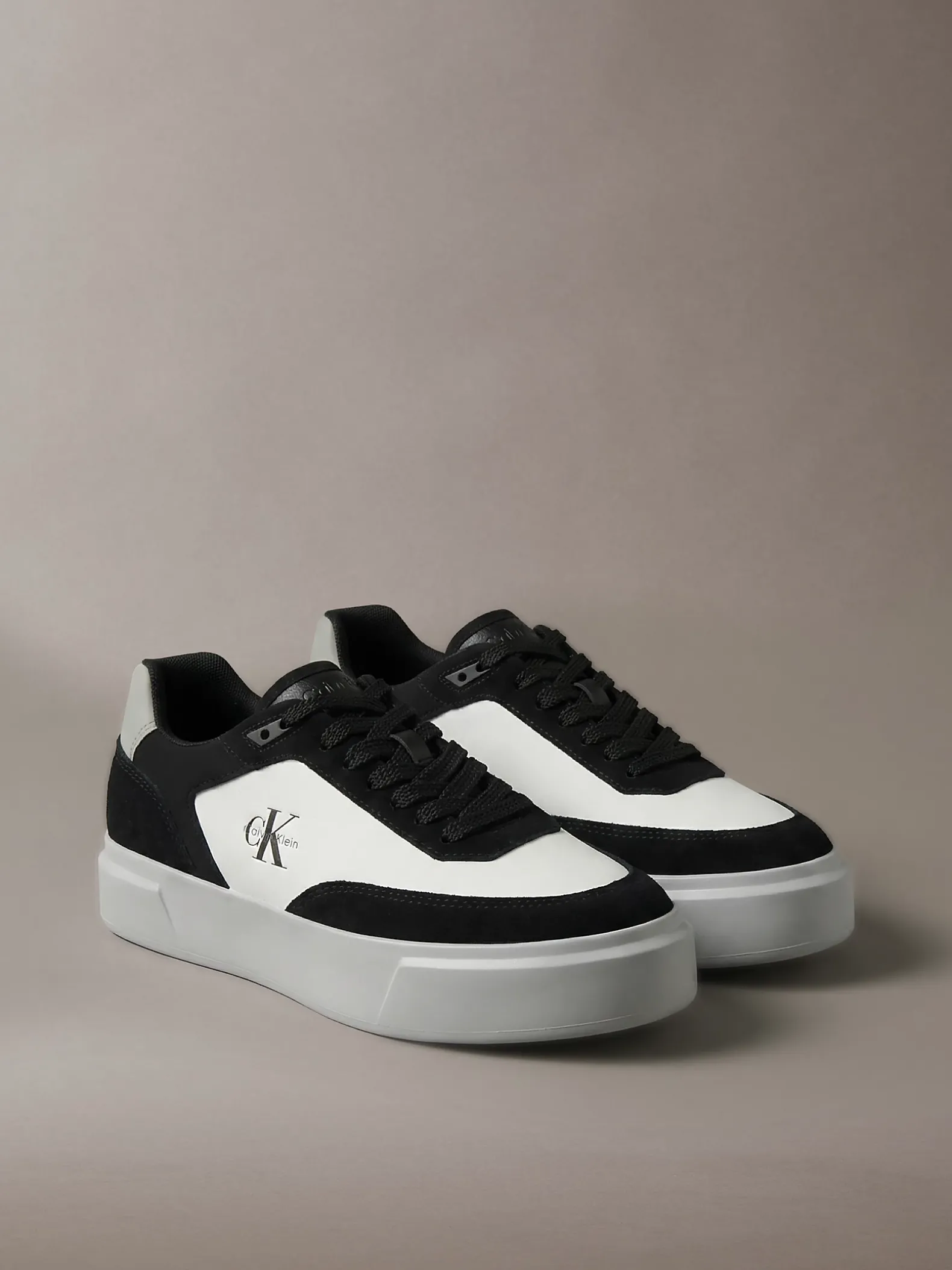 Signature sneakers van leer en suède
