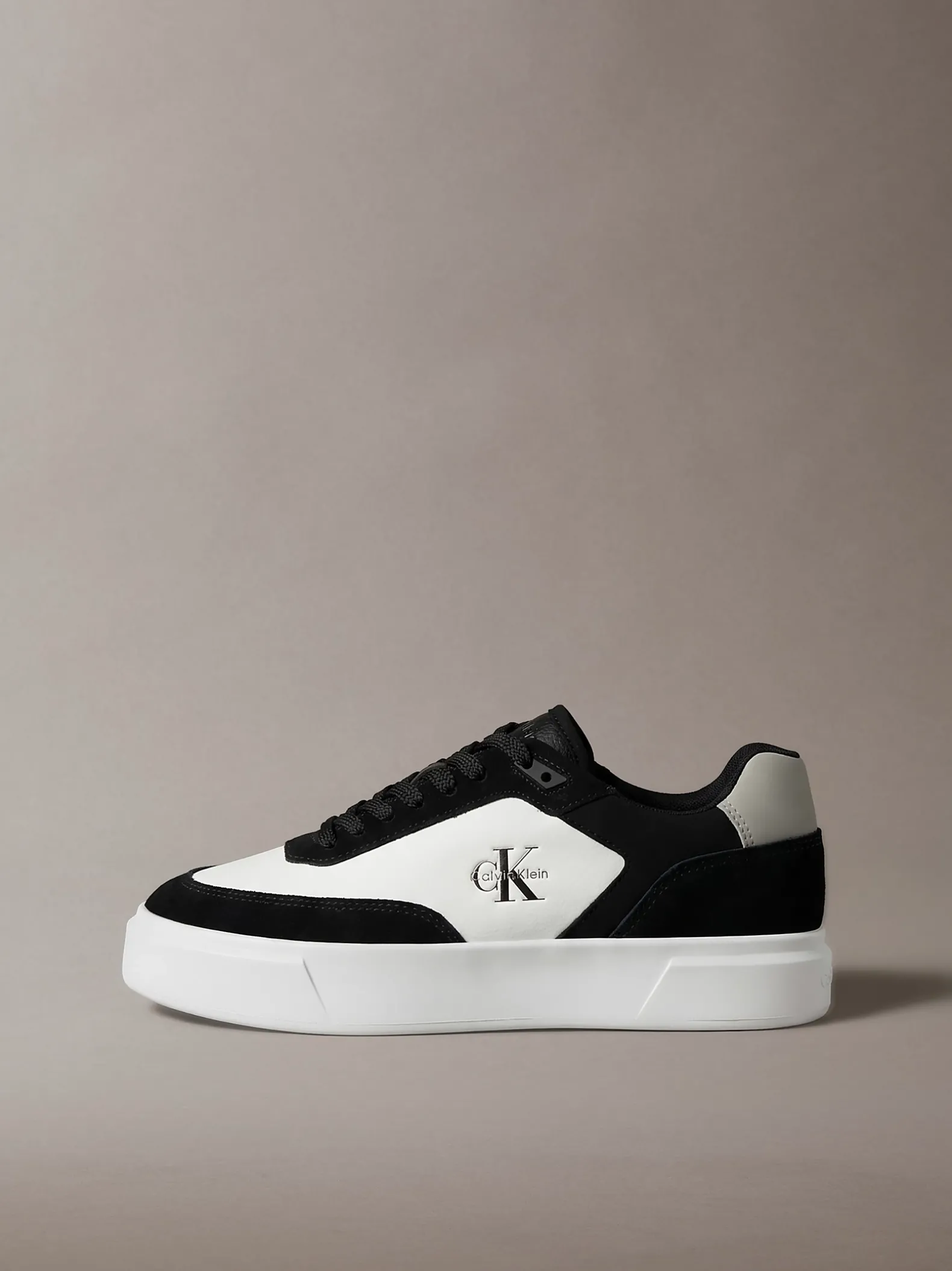 Signature sneakers van leer en suède