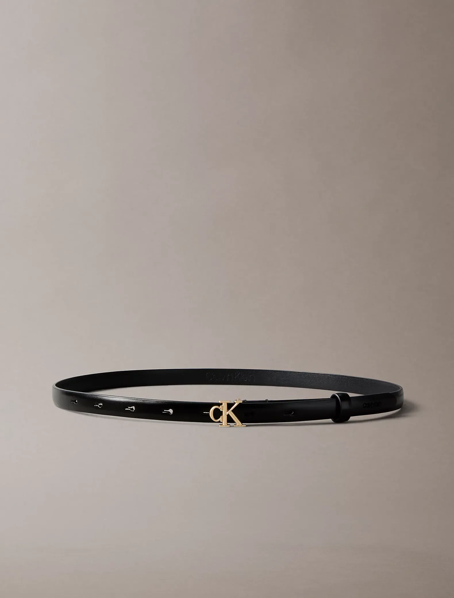 Skinny leren riem met monogram logo