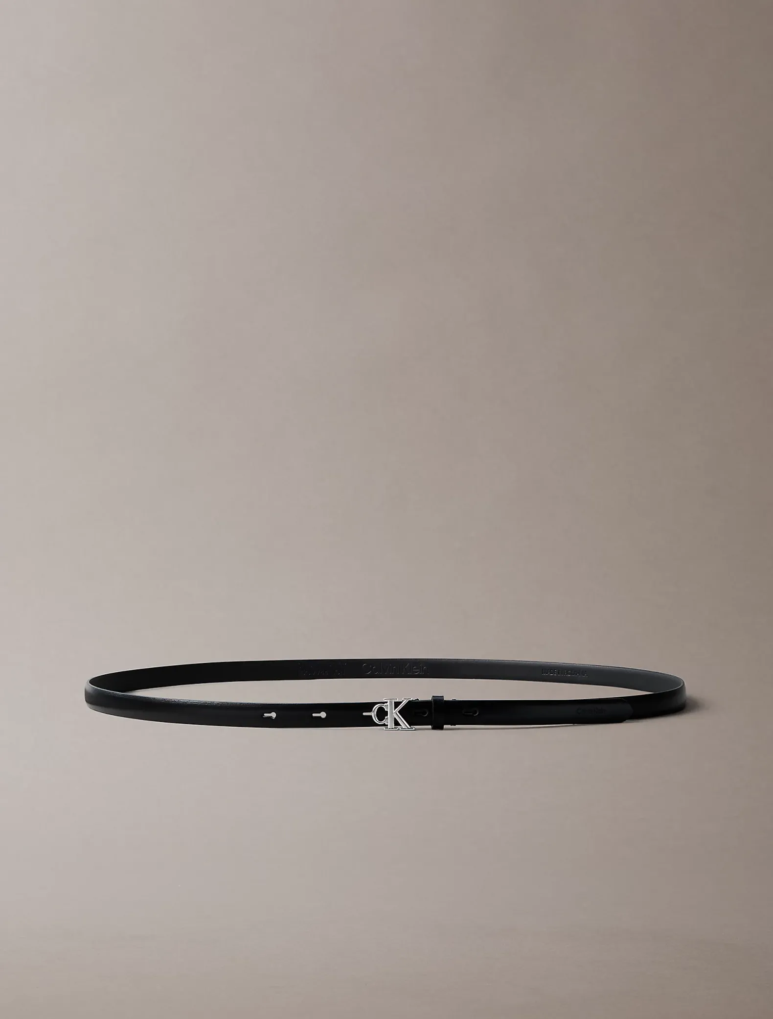 Skinny riem met logo van volnerfleer