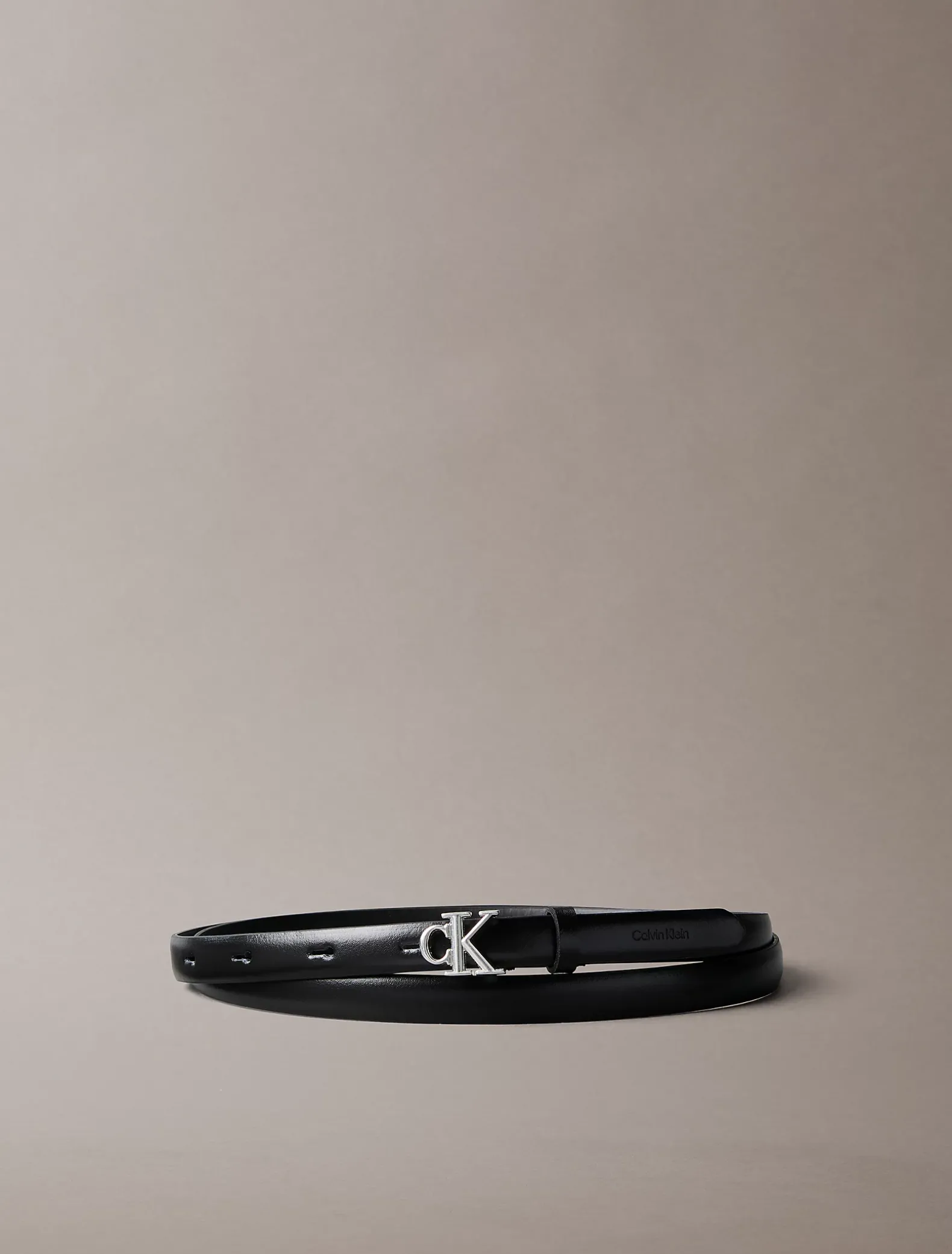 Skinny riem met logo van volnerfleer