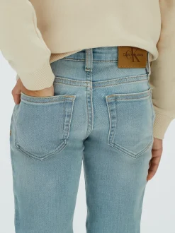Slim mid rise jeans
