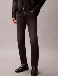 Slim tapered jeans