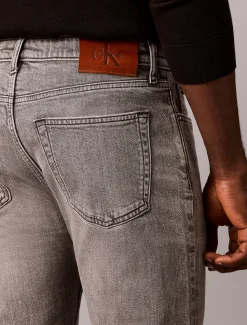 Slim tapered jeans