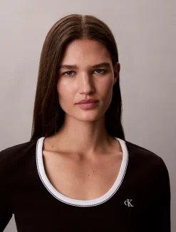 Smal geribbeld T-shirt met blote rug