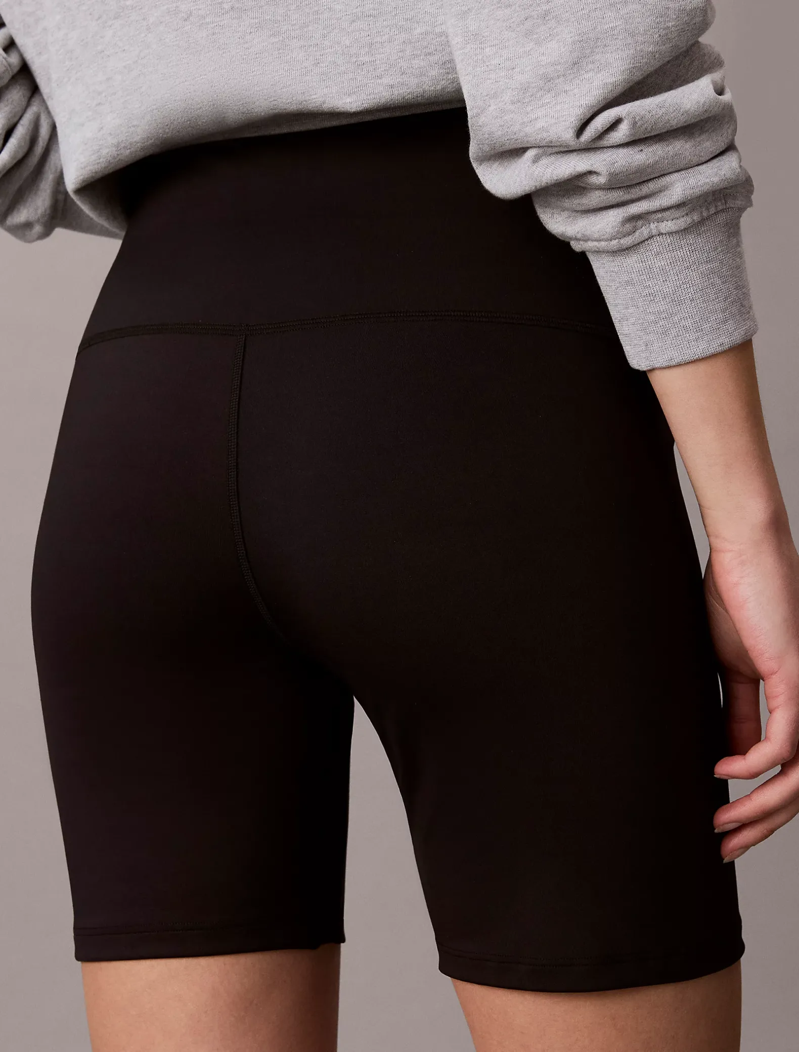 Sneldrogende nauwe sportshorts met hoge taille