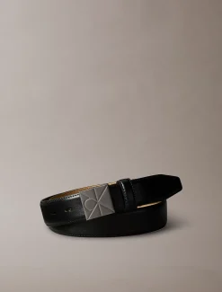 Soepele riem met plaatje met logo embleem