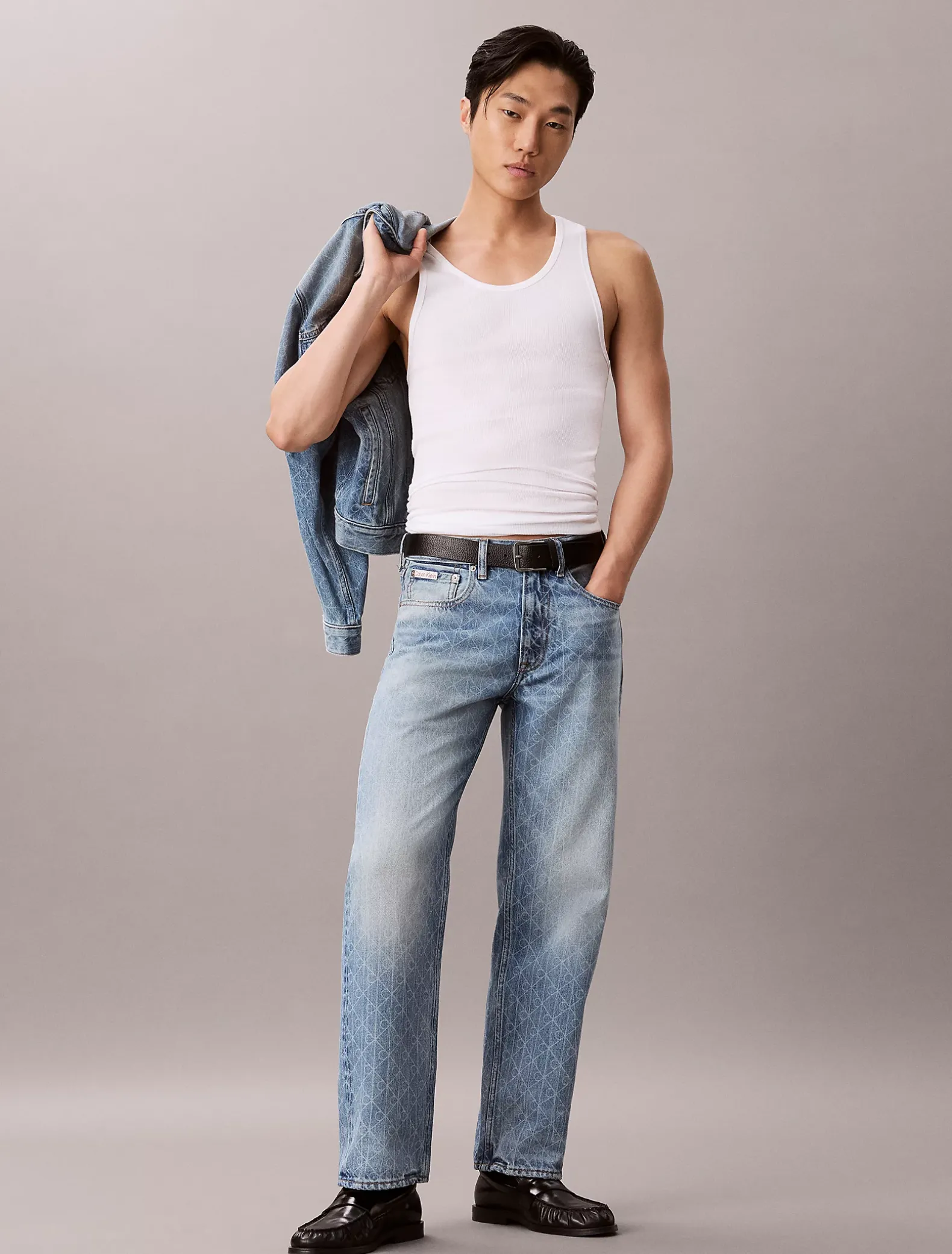 90s Straight Logo Jeans