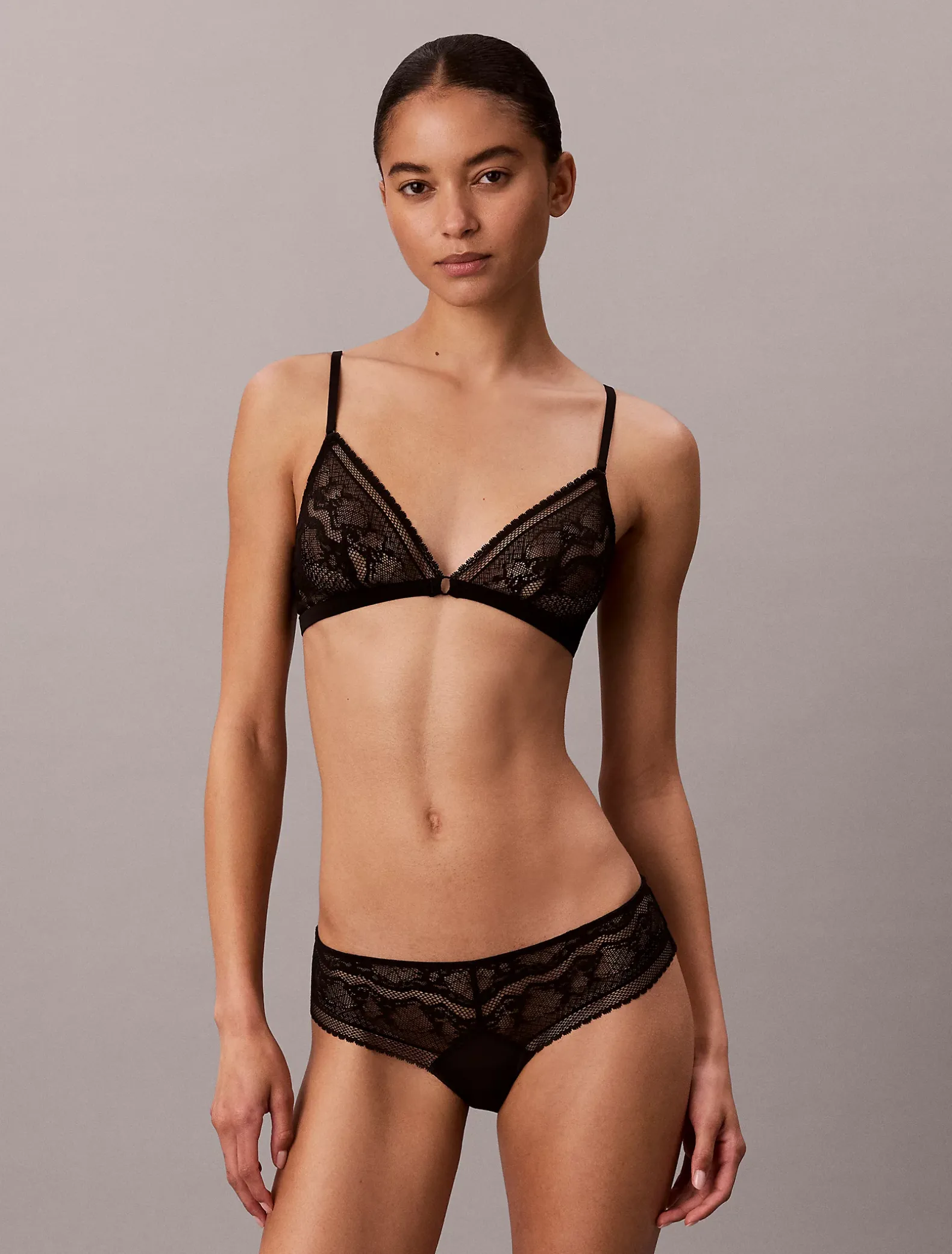 String - Eternal Stretch Lace
