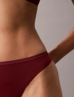 String - Perfectly Fit