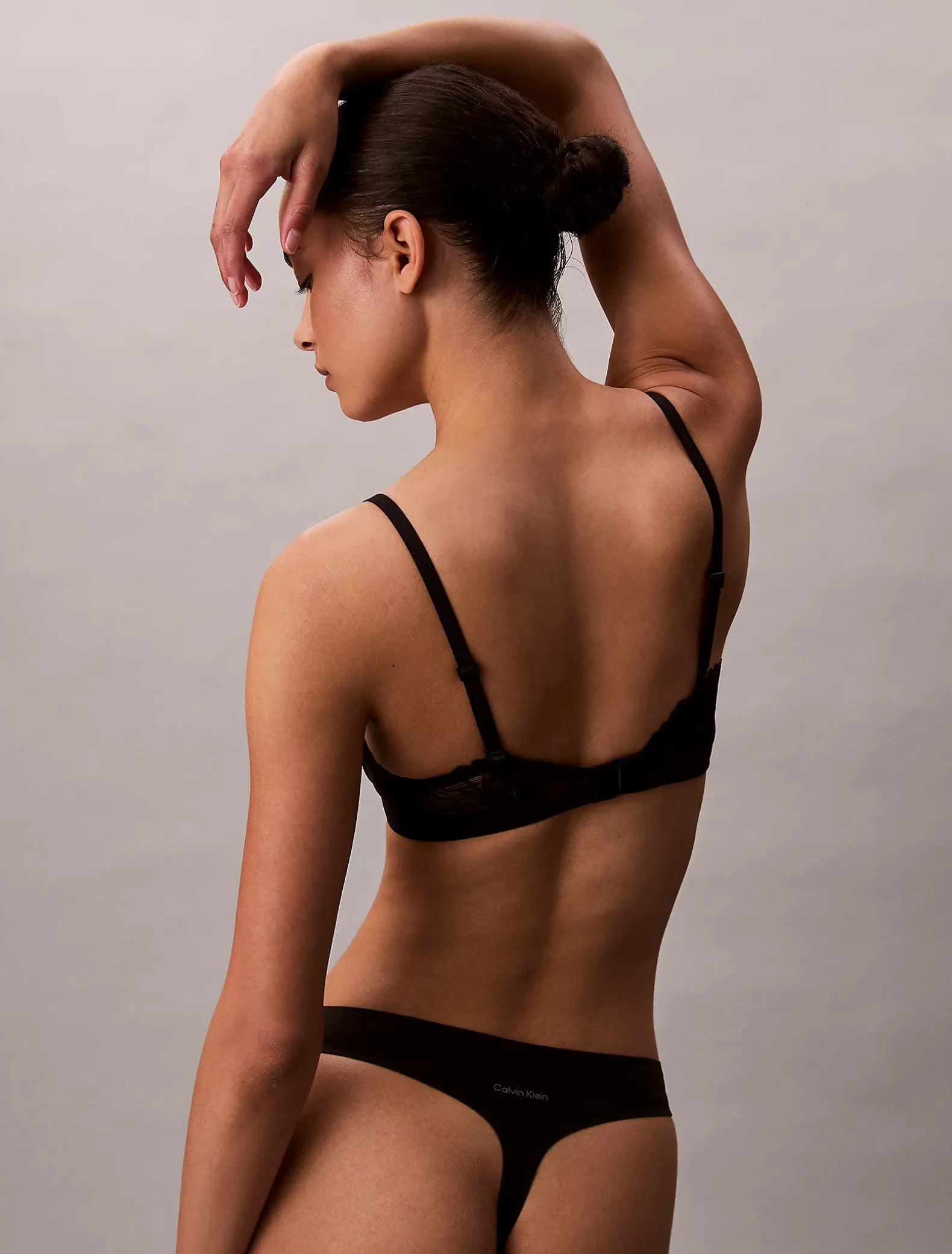 String - Perfectly Fit Lace
