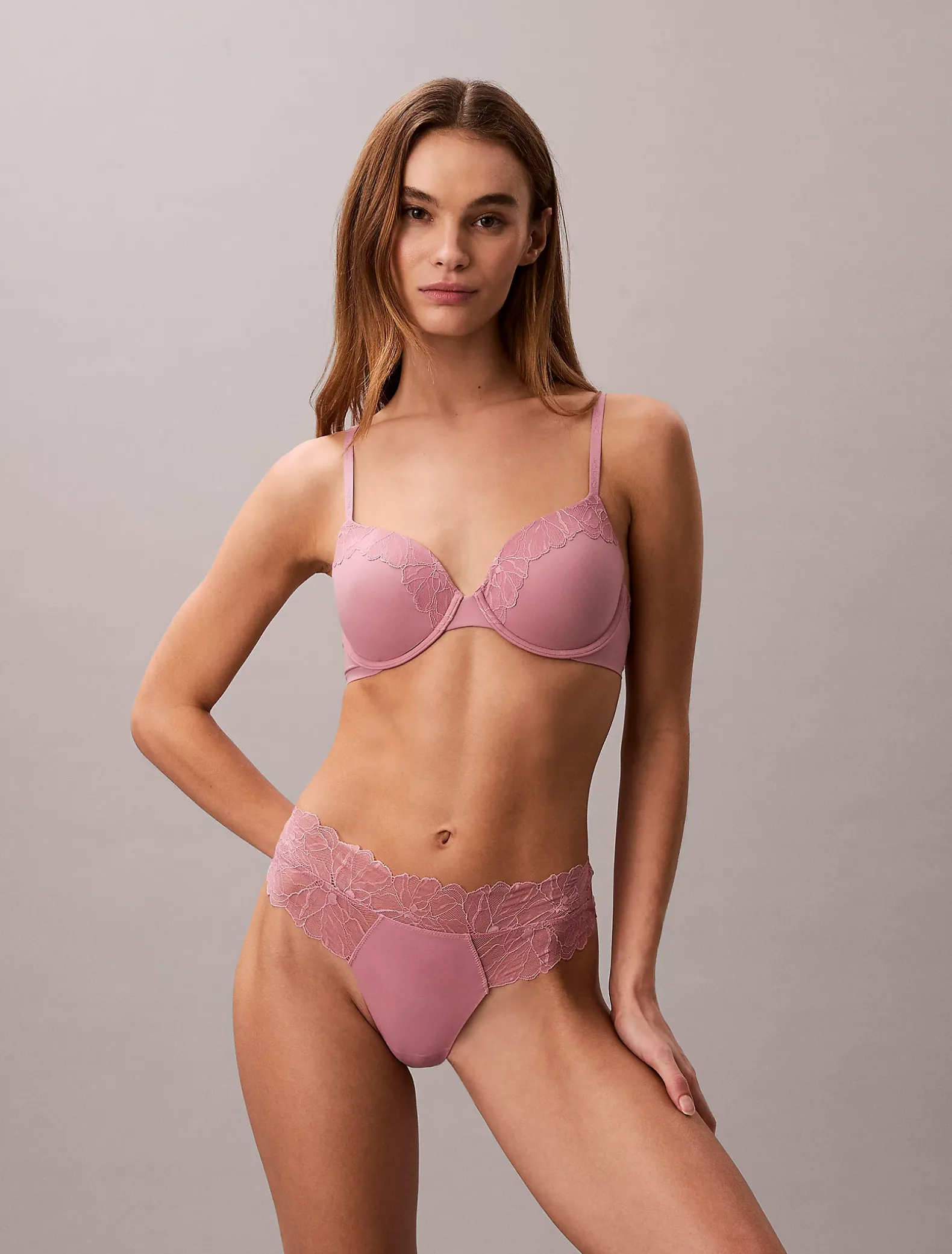 String - Perfectly Fit Lace