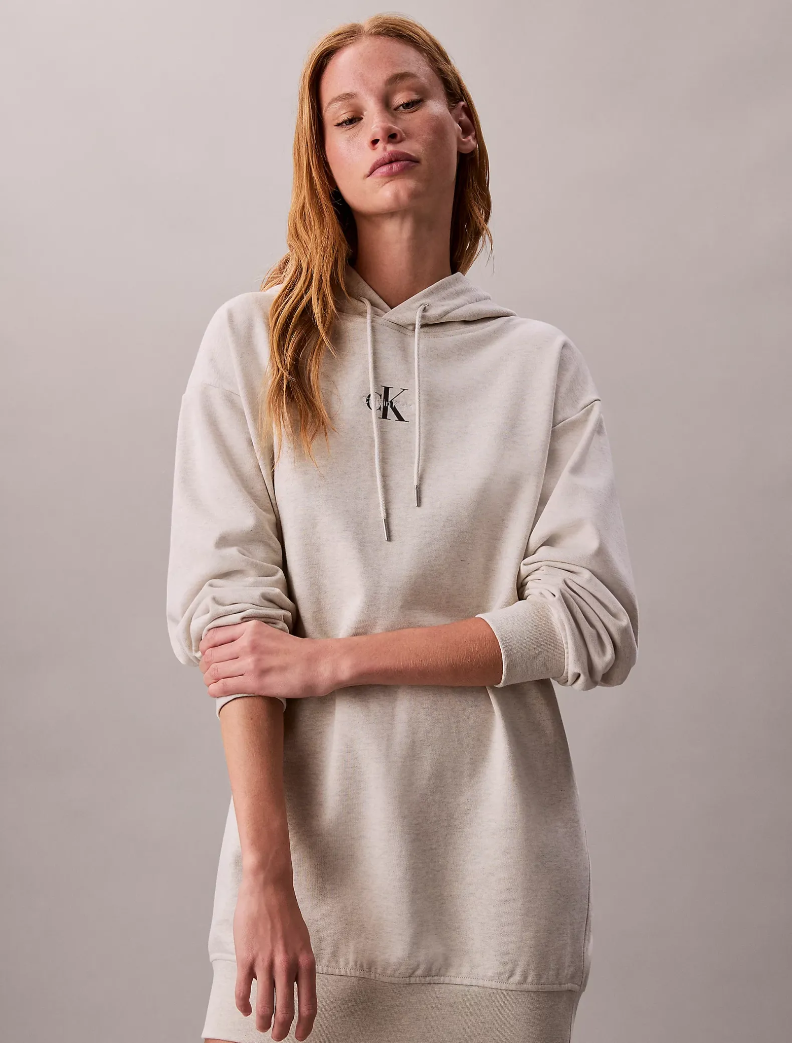 Sweatshirtjurk met capuchon en monogram