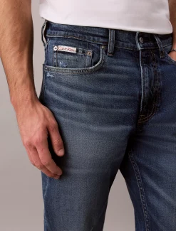 Tapered jeans