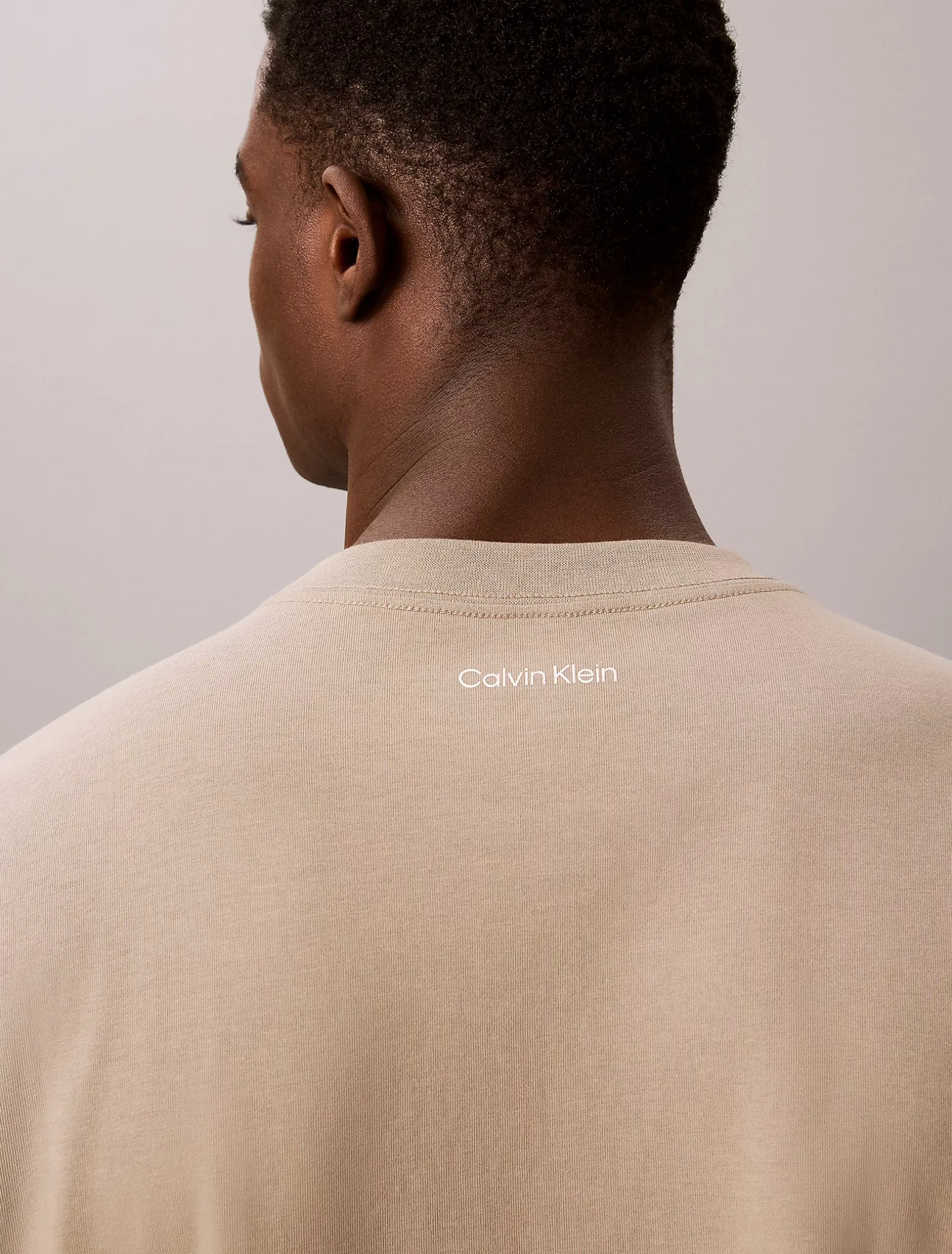 T-shirt met geborduurd logo