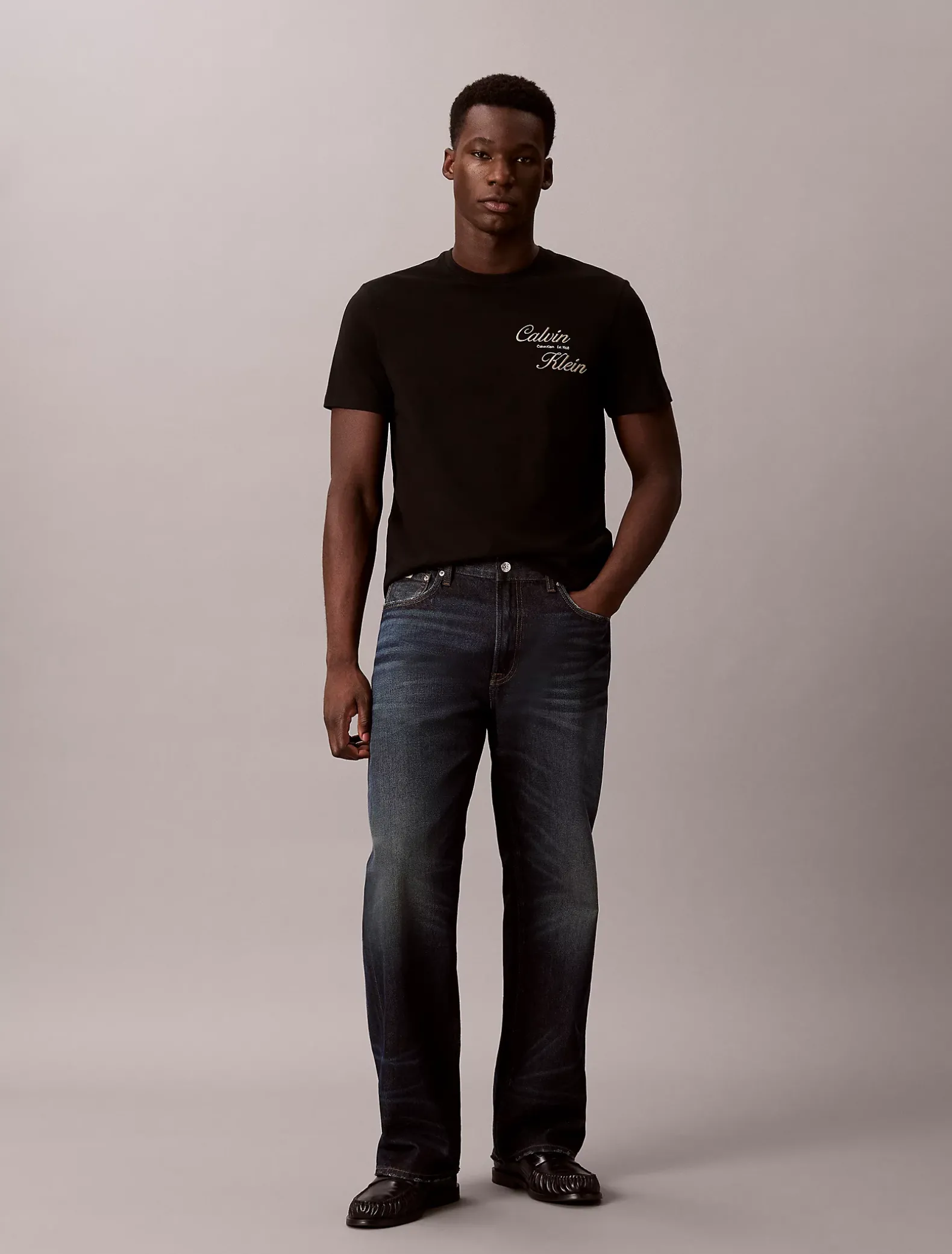 T-shirt met geborduurd logo