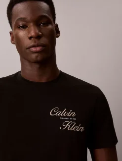T-shirt met geborduurd logo