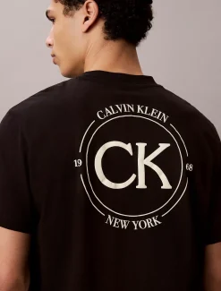 T-shirt met geborduurd logo
