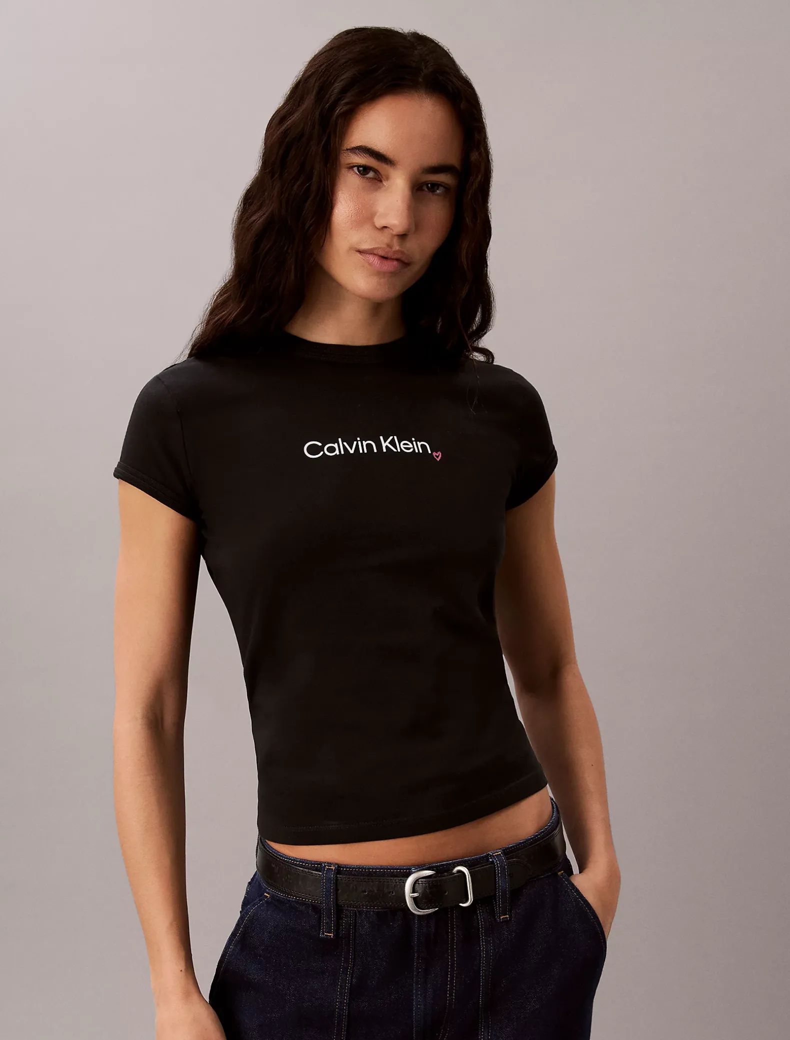 T-shirt met hartjeslogo en slim fit