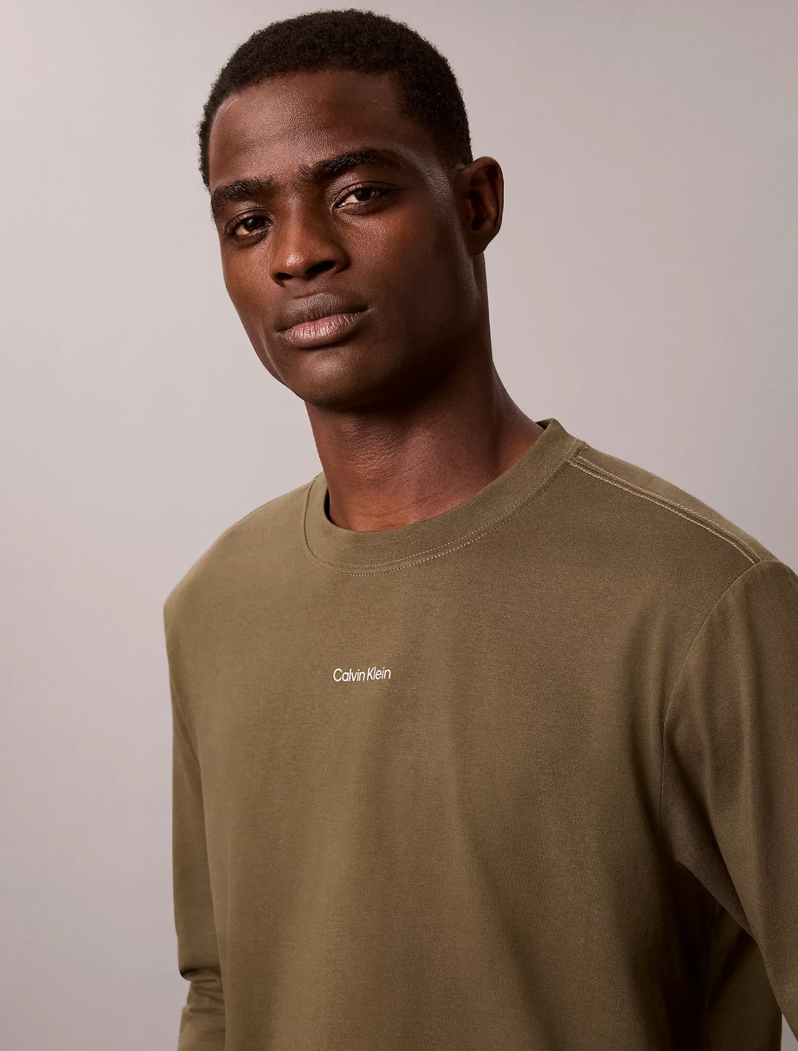 T-shirt met lange mouwen en logo achter