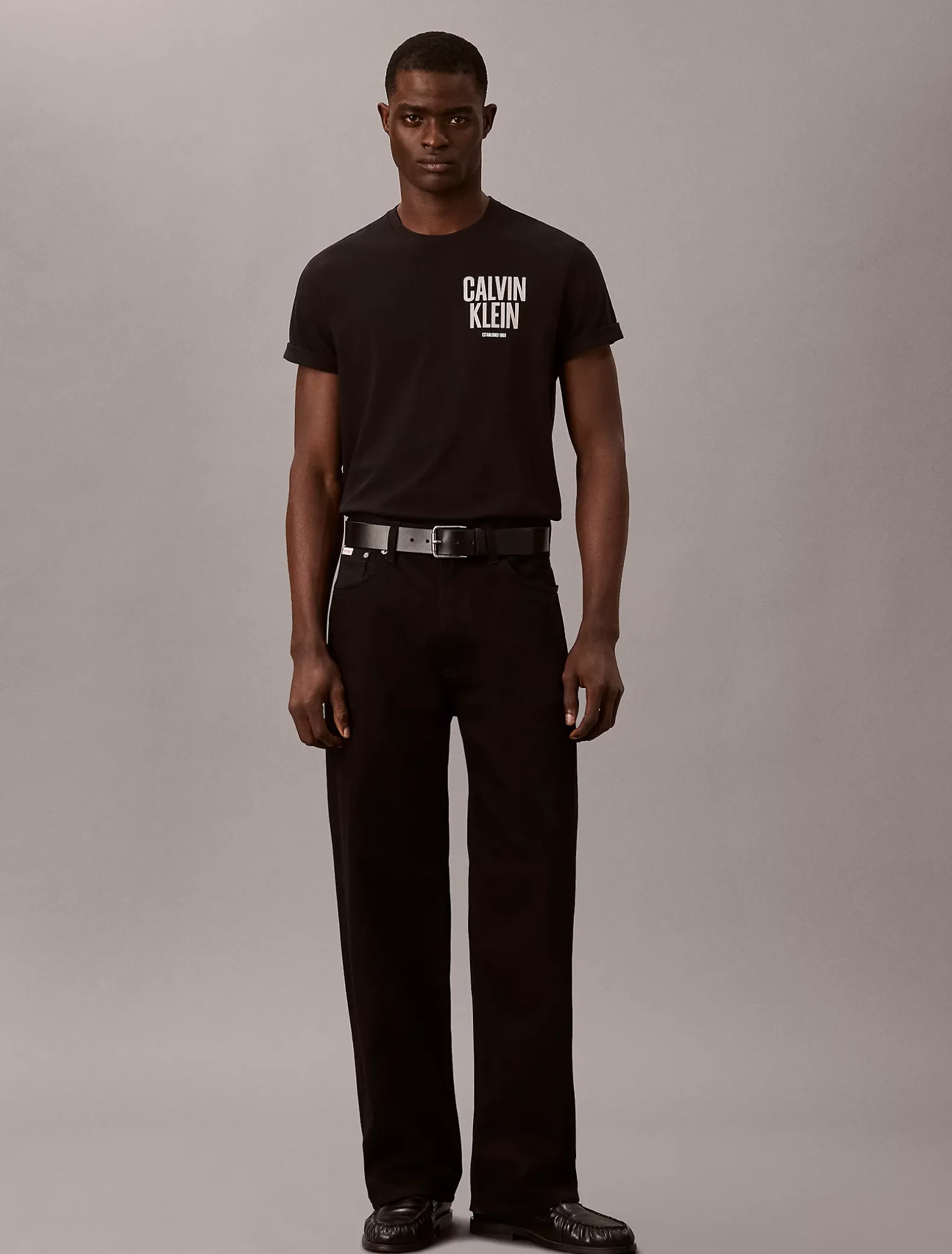 T-shirt met logo op de achterkant