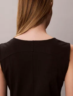 Uitlopende midi-jurk met ronde hals