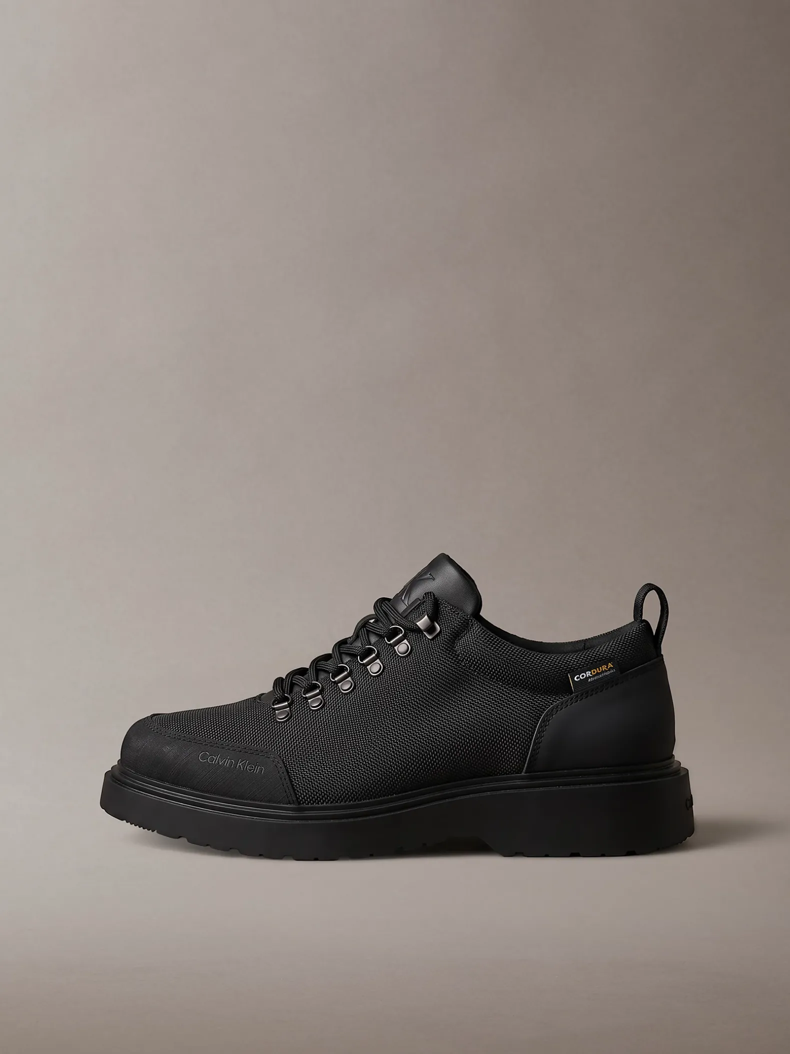 Waterafstotende wandelschoenen met profielzool