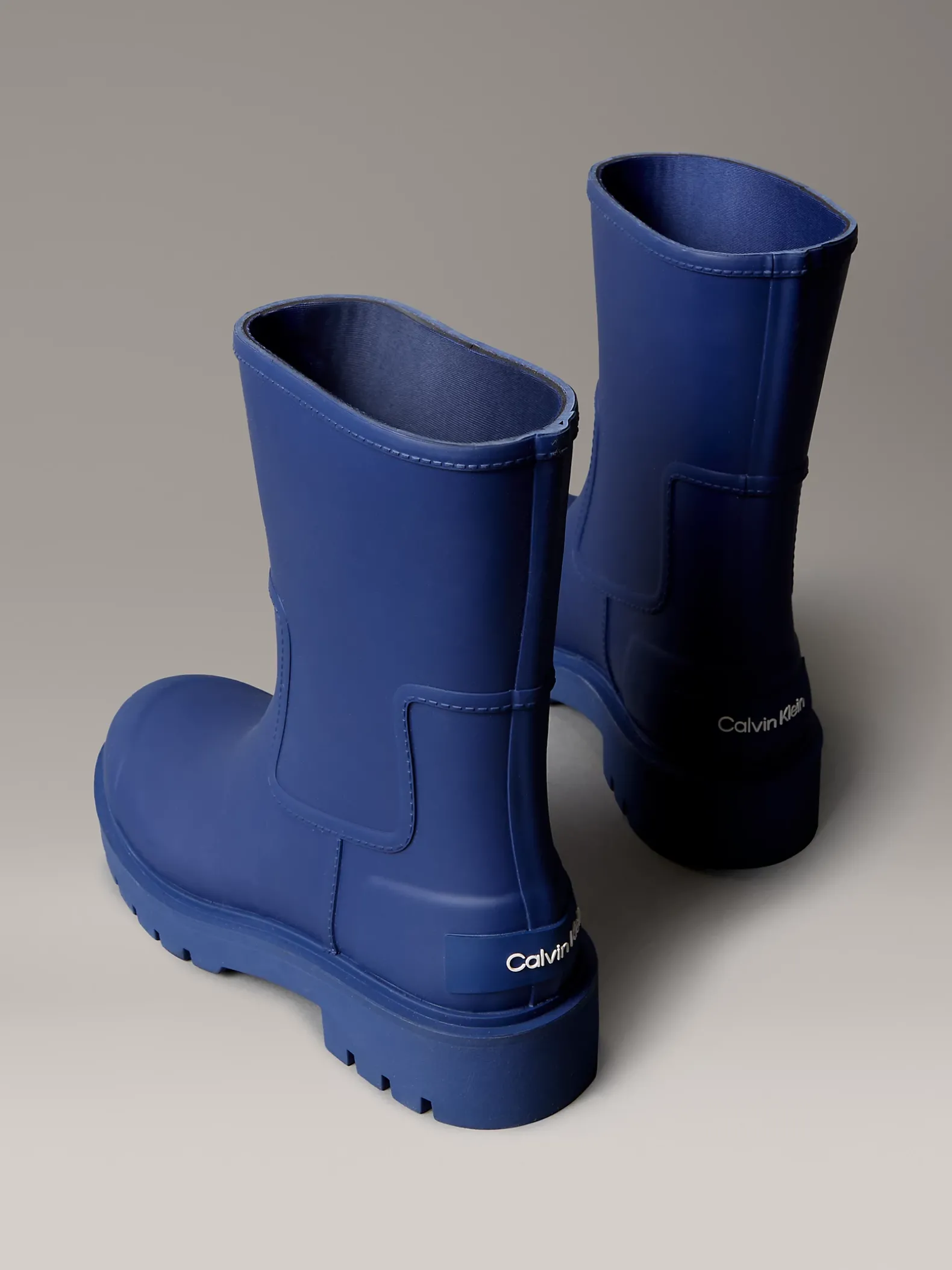 Waterdichte regenlaarzen met flexibele grove zool