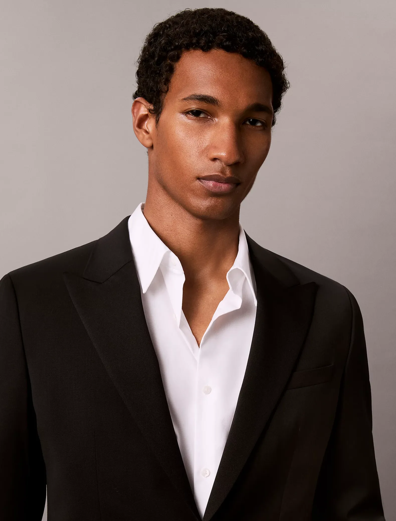 Wollen smokingjasje met slim fit