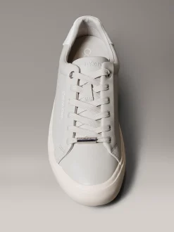 Zachte leren sneakers met logo in reliëf