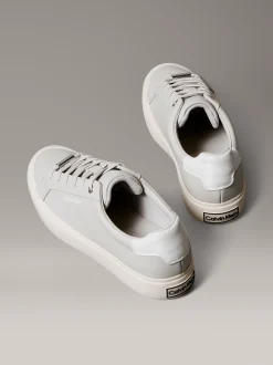 Zachte leren sneakers met logo in reliëf